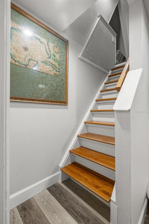 待售: $430,000 (2 贝兹, 1 浴室, 1071 平方英尺)