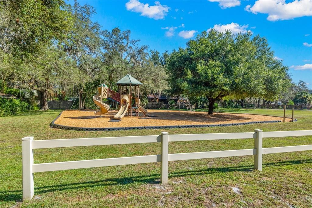 待售: $430,000 (2 贝兹, 1 浴室, 1071 平方英尺)