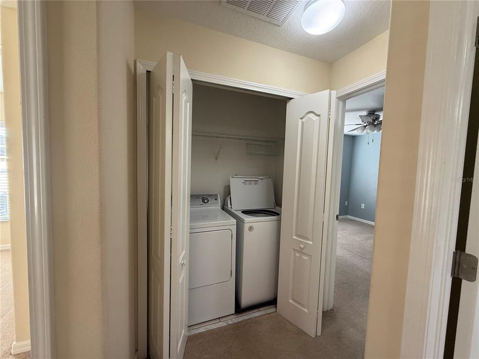 合同活跃: $185,000 (3 贝兹, 2 浴室, 1302 平方英尺)