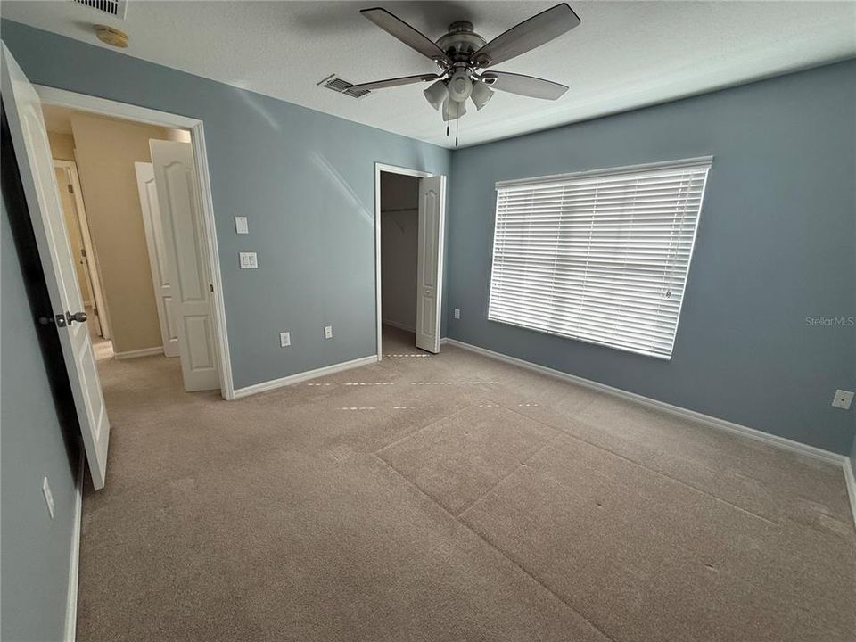 合同活跃: $185,000 (3 贝兹, 2 浴室, 1302 平方英尺)