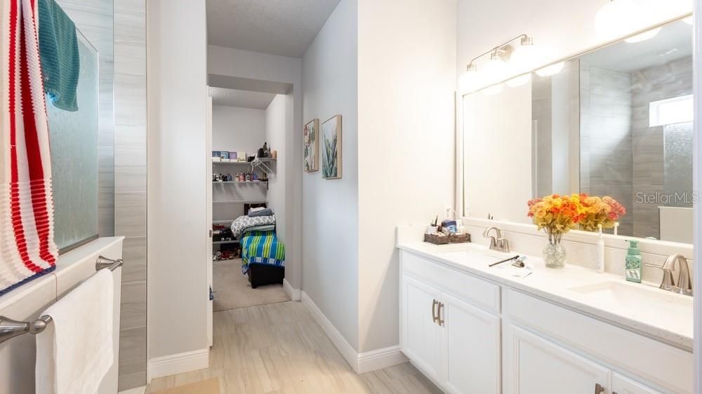 Active With Contract: $380,000 (3 beds, 2 baths, 1620 Square Feet)