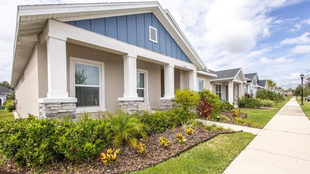 Active With Contract: $380,000 (3 beds, 2 baths, 1620 Square Feet)