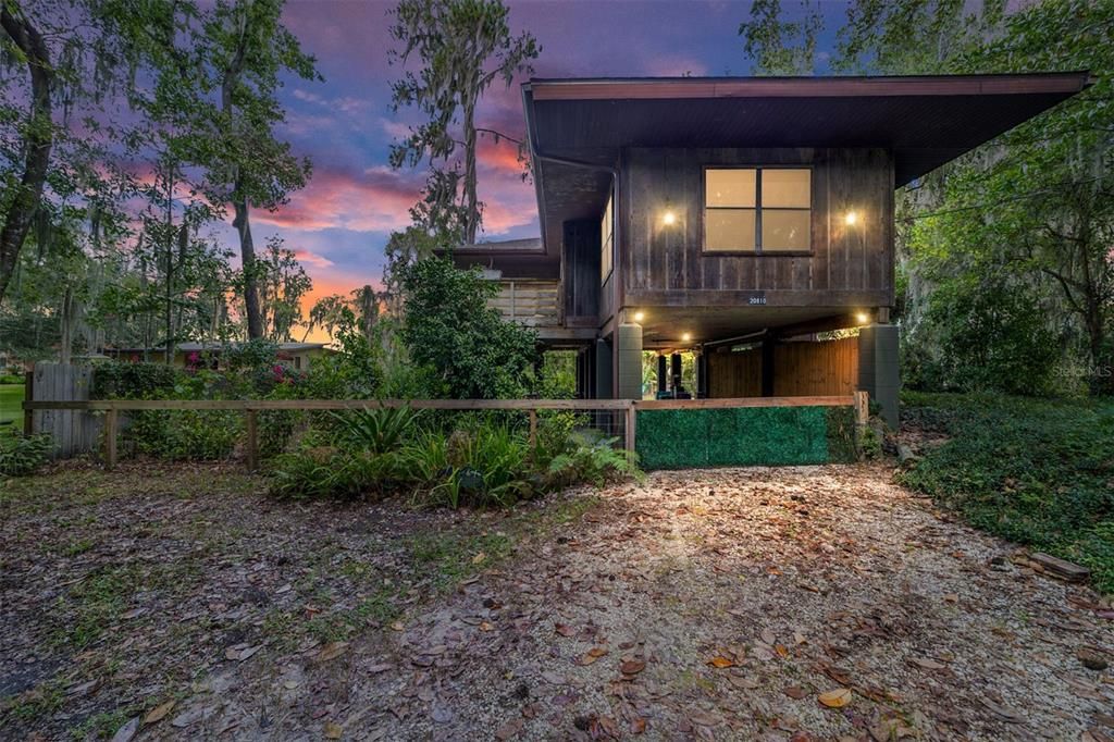 Недавно продано: $329,000 (1 спален, 1 ванн, 1056 Квадратных фут)