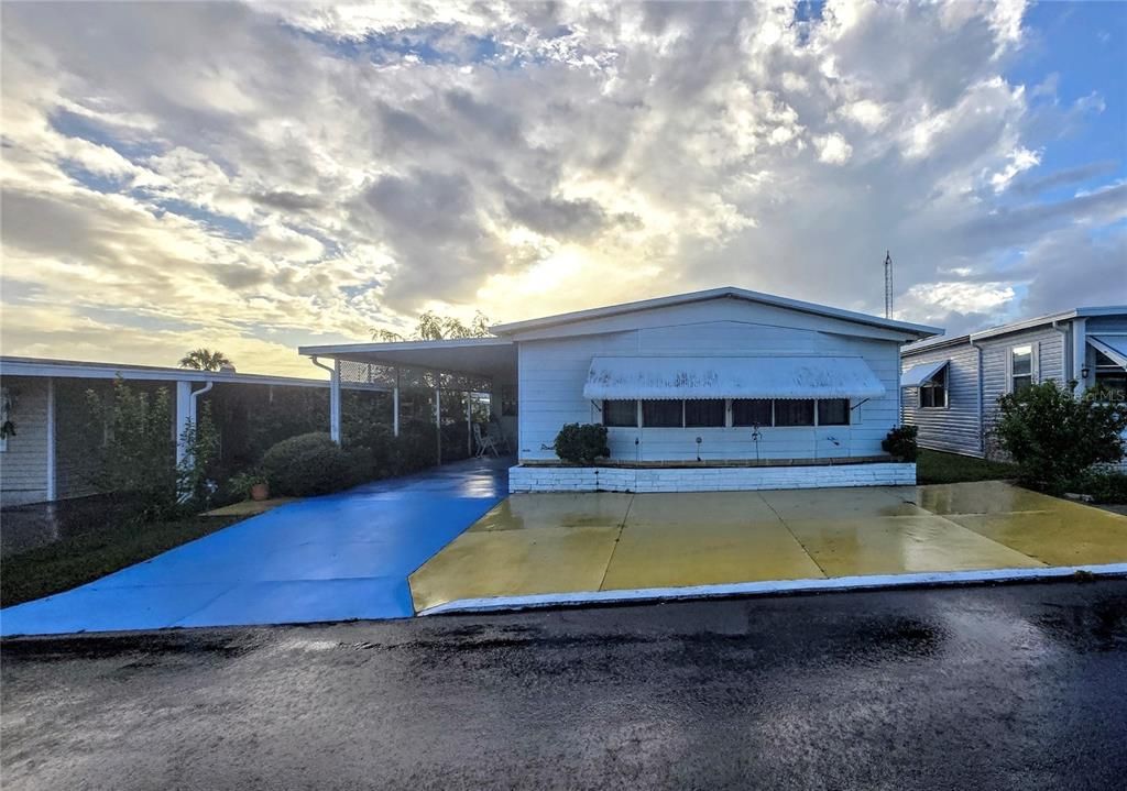 合同活跃: $159,900 (2 贝兹, 2 浴室, 1440 平方英尺)