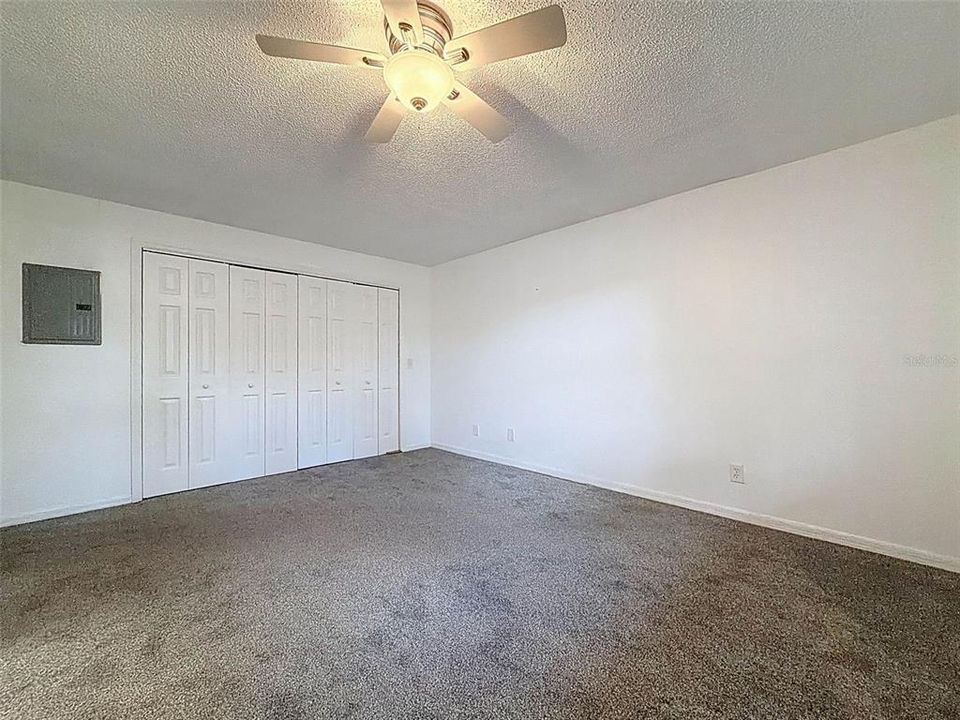 待售: $390,000 (2 贝兹, 2 浴室, 1550 平方英尺)