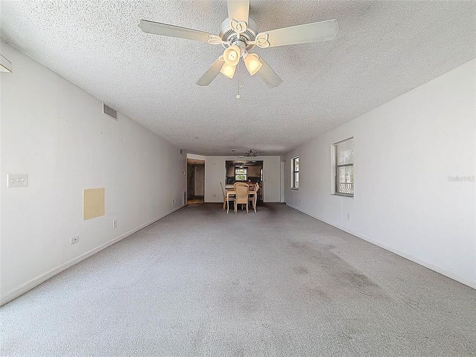 待售: $390,000 (2 贝兹, 2 浴室, 1550 平方英尺)