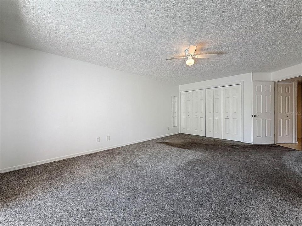 待售: $390,000 (2 贝兹, 2 浴室, 1550 平方英尺)