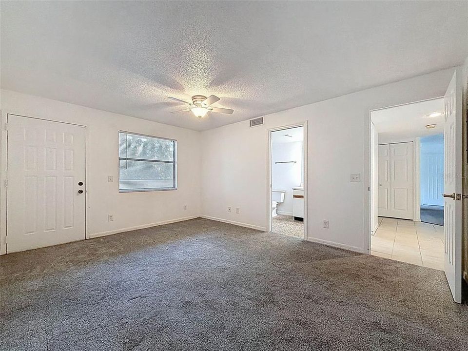 待售: $390,000 (2 贝兹, 2 浴室, 1550 平方英尺)