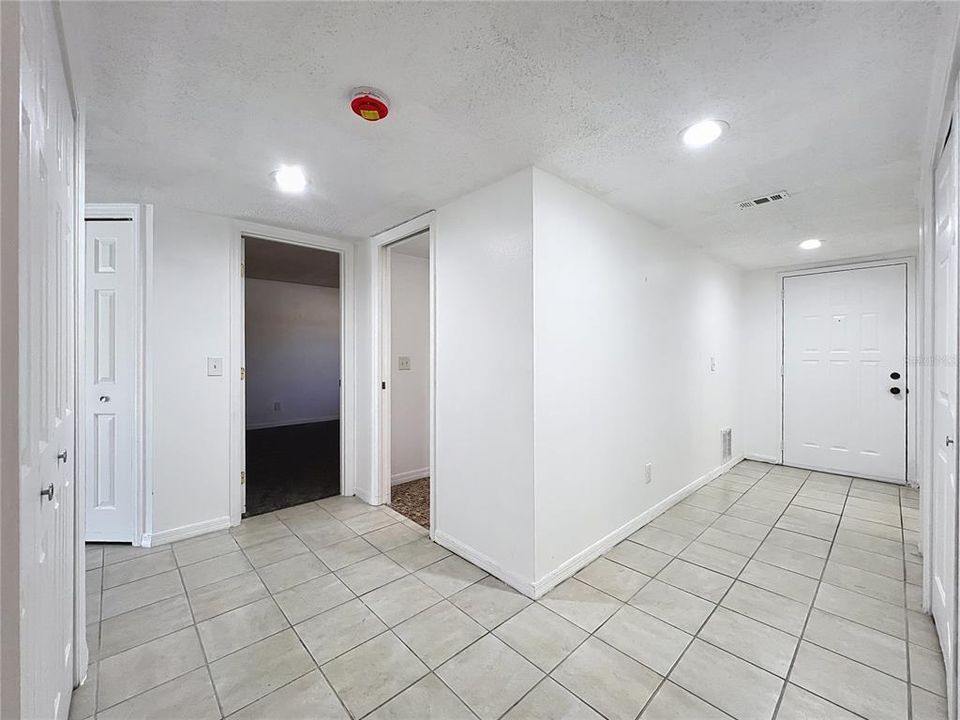 待售: $390,000 (2 贝兹, 2 浴室, 1550 平方英尺)