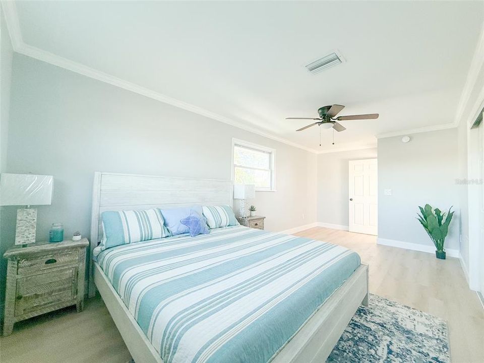 For Sale: $849,900 (4 beds, 3 baths, 2340 Square Feet)