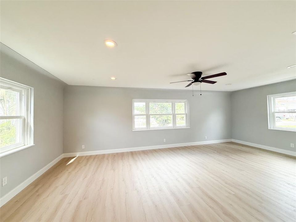 待售: $898,900 (4 贝兹, 3 浴室, 2340 平方英尺)