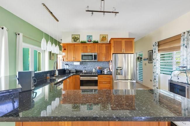 На продажу: $1,595,000 (4 спален, 3 ванн, 3688 Квадратных фут)