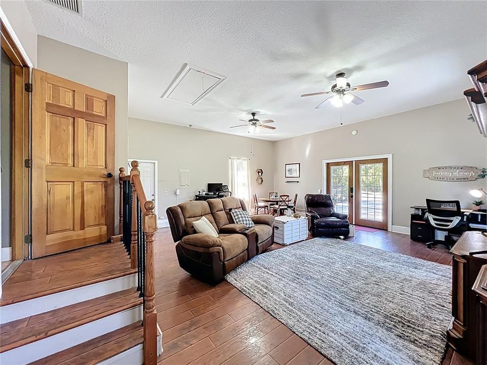 На продажу: $1,100,000 (3 спален, 2 ванн, 2939 Квадратных фут)