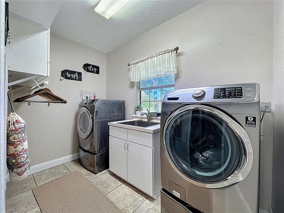 На продажу: $1,100,000 (3 спален, 2 ванн, 2939 Квадратных фут)