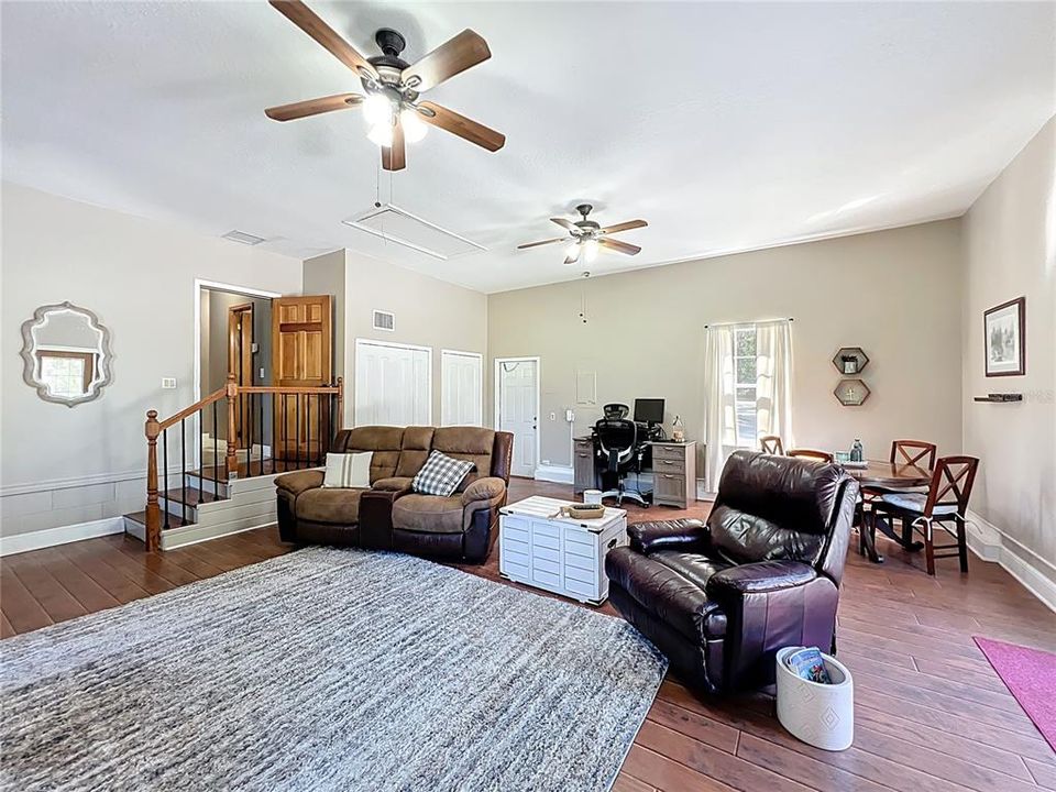 На продажу: $1,100,000 (3 спален, 2 ванн, 2939 Квадратных фут)