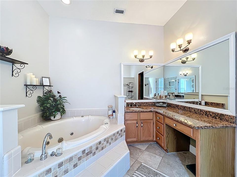 На продажу: $1,100,000 (3 спален, 2 ванн, 2939 Квадратных фут)