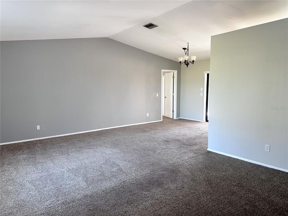 En Renta: $2,000 (3 camas, 2 baños, 2097 Pies cuadrados)