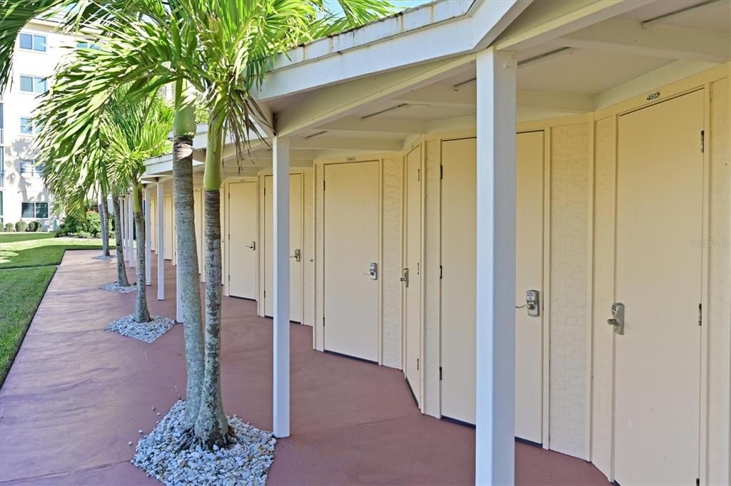 出租: $10,000 (2 贝兹, 2 浴室, 1115 平方英尺)