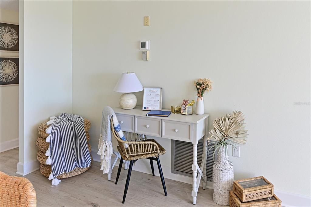 出租: $10,000 (2 贝兹, 2 浴室, 1115 平方英尺)