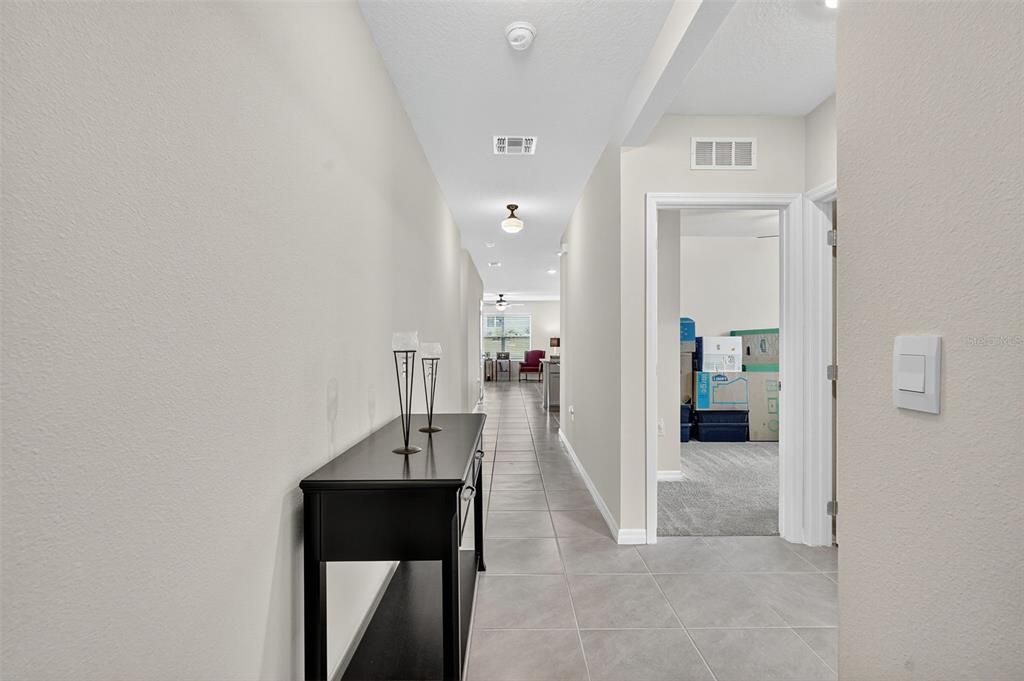 待售: $293,000 (4 贝兹, 2 浴室, 1617 平方英尺)