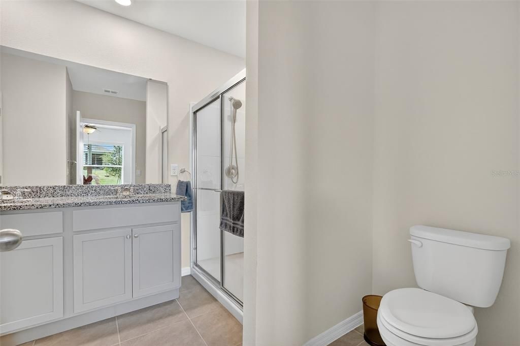 待售: $293,000 (4 贝兹, 2 浴室, 1617 平方英尺)