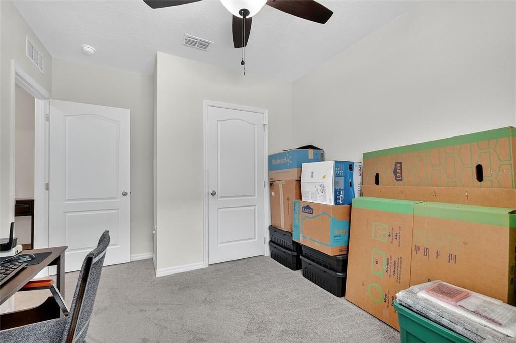 待售: $293,000 (4 贝兹, 2 浴室, 1617 平方英尺)