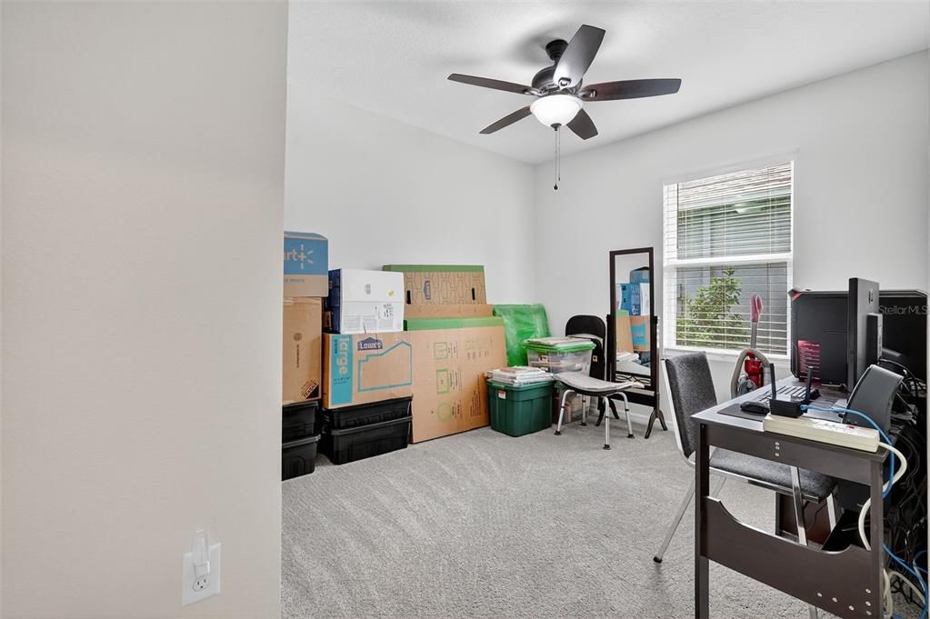 待售: $293,000 (4 贝兹, 2 浴室, 1617 平方英尺)