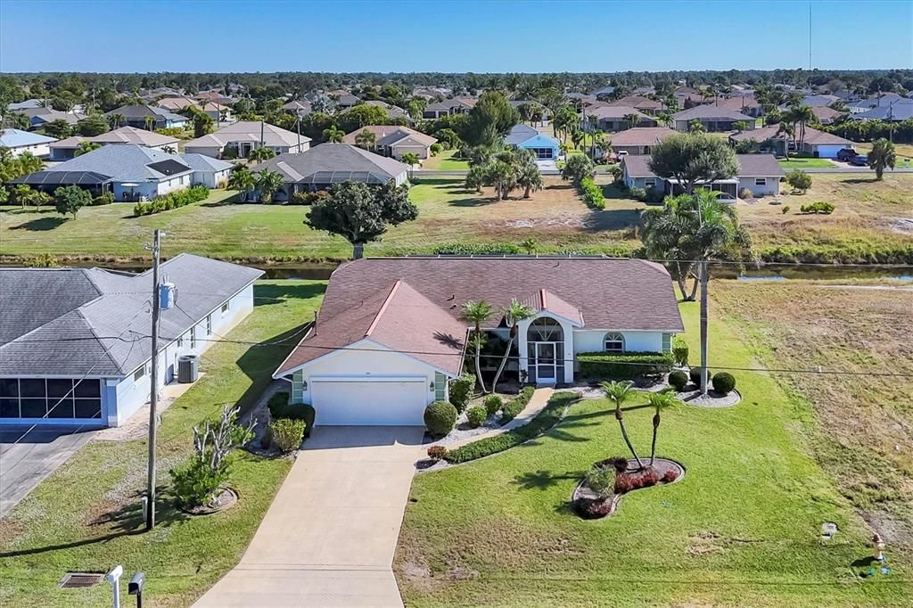 Active With Contract: $287,900 (3 beds, 2 baths, 1652 Square Feet)