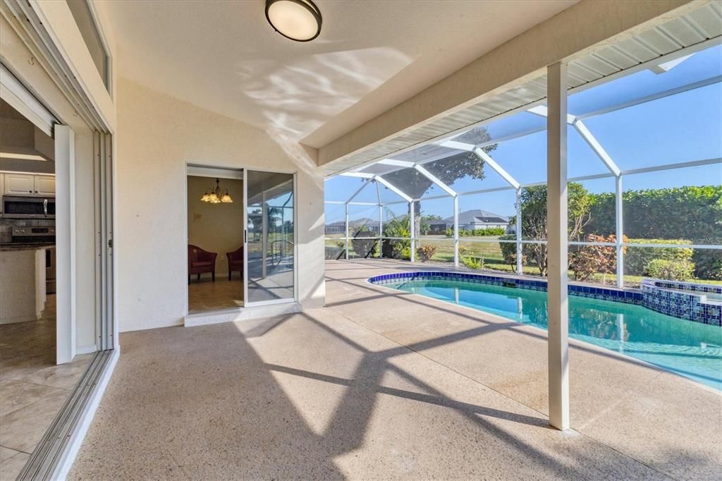 Active With Contract: $287,900 (3 beds, 2 baths, 1652 Square Feet)