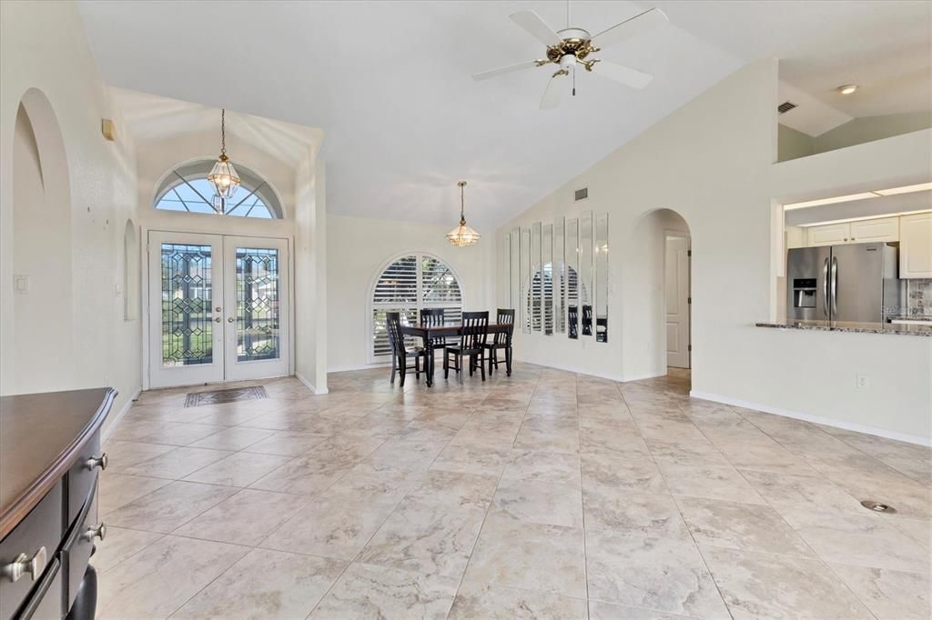 Active With Contract: $287,900 (3 beds, 2 baths, 1652 Square Feet)