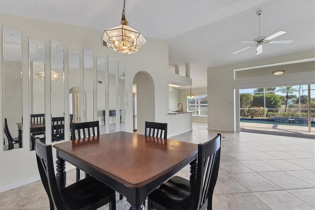 Active With Contract: $287,900 (3 beds, 2 baths, 1652 Square Feet)