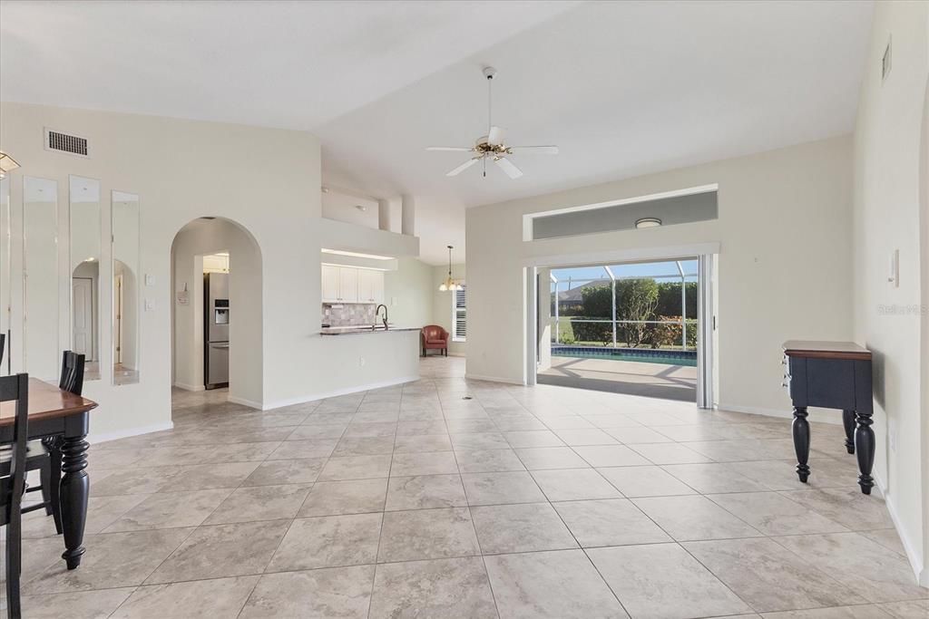 Active With Contract: $287,900 (3 beds, 2 baths, 1652 Square Feet)