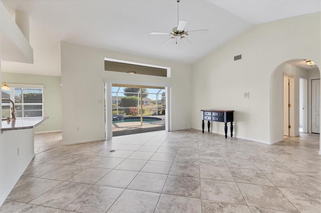 Active With Contract: $287,900 (3 beds, 2 baths, 1652 Square Feet)