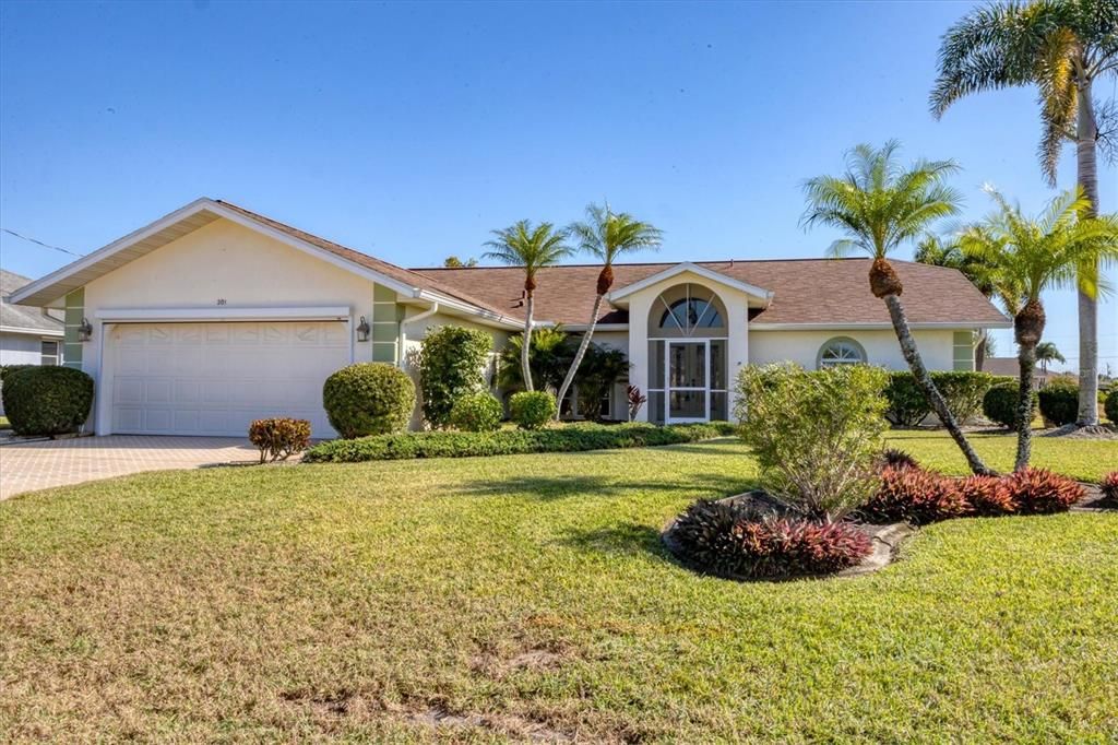 Active With Contract: $287,900 (3 beds, 2 baths, 1652 Square Feet)