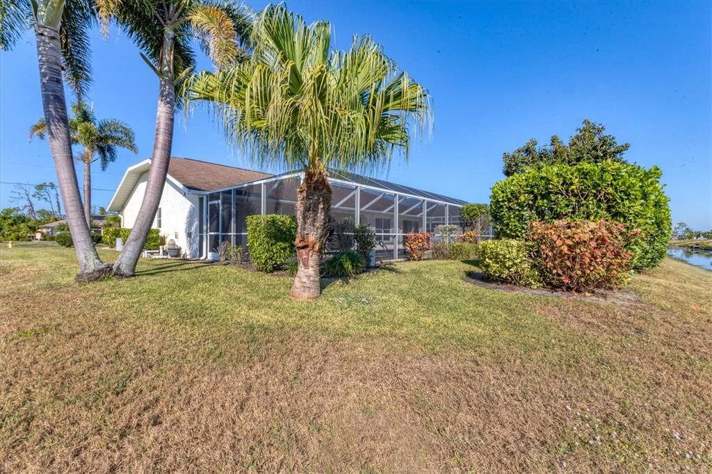 Active With Contract: $287,900 (3 beds, 2 baths, 1652 Square Feet)