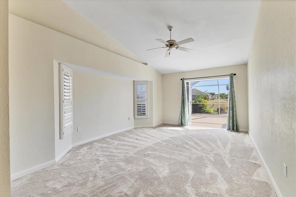 Active With Contract: $287,900 (3 beds, 2 baths, 1652 Square Feet)