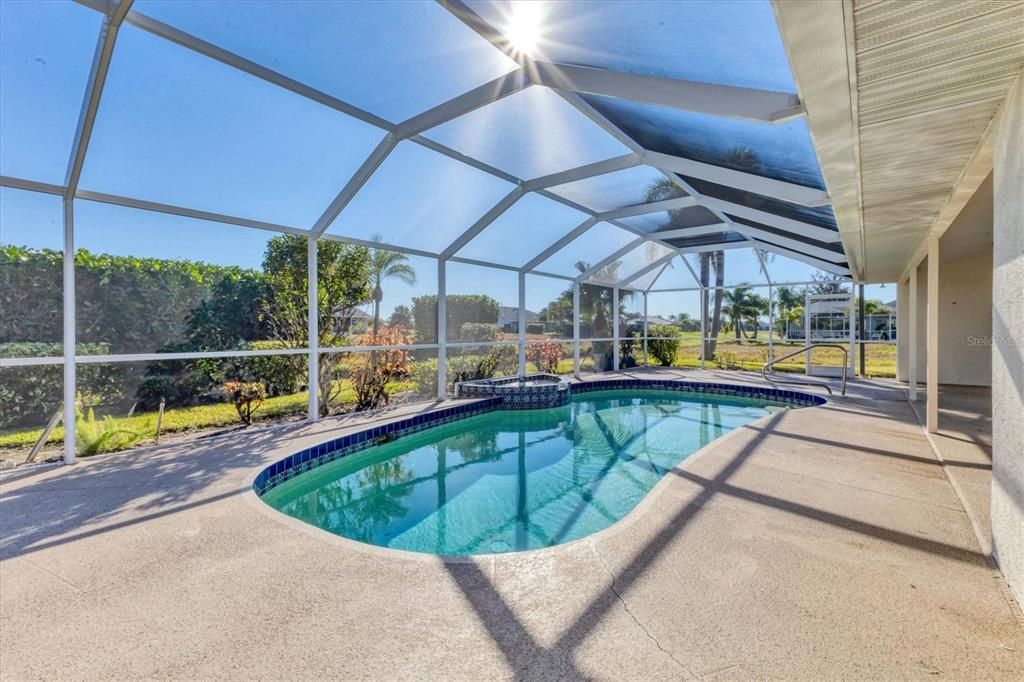 Active With Contract: $287,900 (3 beds, 2 baths, 1652 Square Feet)