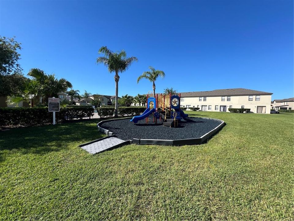 For Sale: $268,500 (2 beds, 2 baths, 1265 Square Feet)