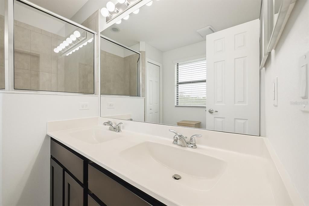 For Sale: $268,500 (2 beds, 2 baths, 1265 Square Feet)