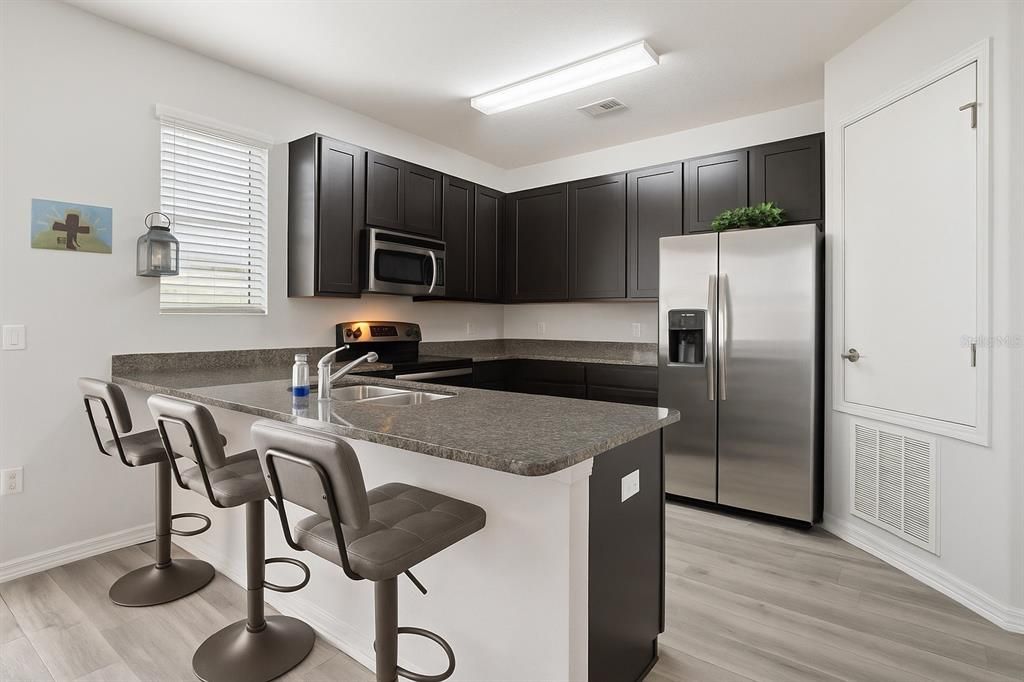 For Sale: $268,500 (2 beds, 2 baths, 1265 Square Feet)