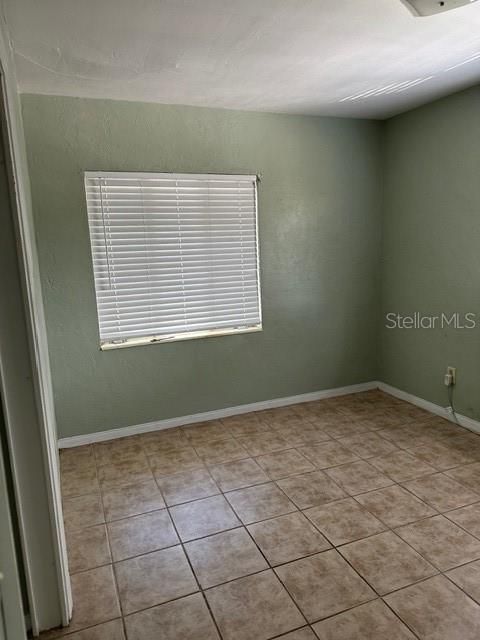 For Rent: $1,550 (2 beds, 1 baths, 938 Square Feet)