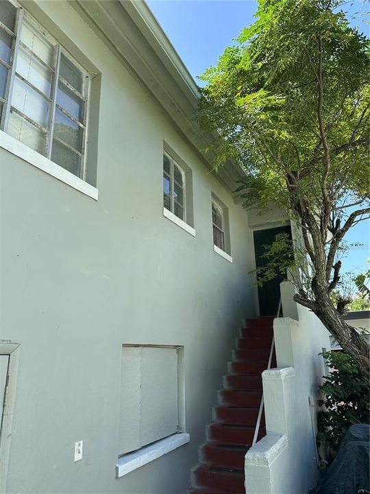 For Rent: $1,550 (2 beds, 1 baths, 938 Square Feet)