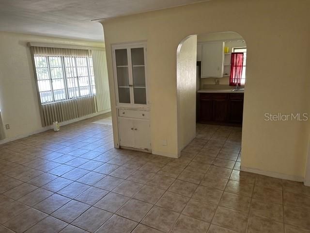 For Rent: $1,550 (2 beds, 1 baths, 938 Square Feet)