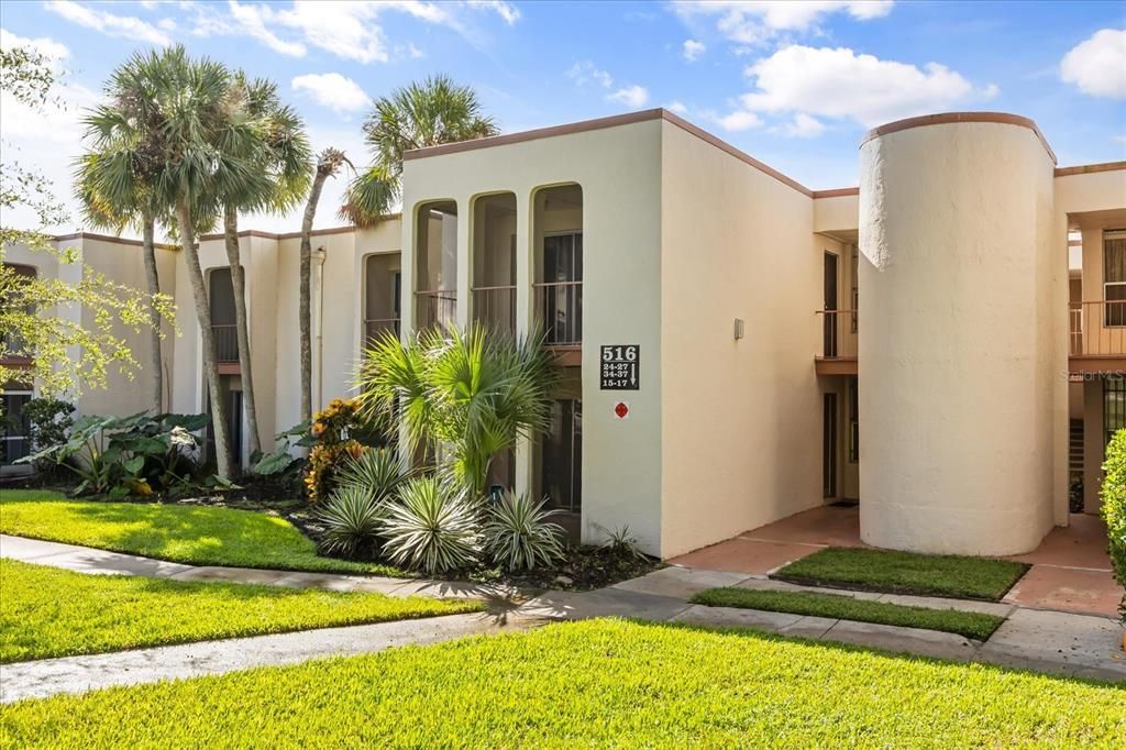 Recently Sold: $143,777 (1 beds, 1 baths, 985 Square Feet)