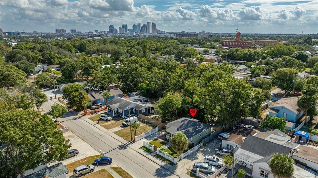 合同活跃: $365,000 (2 贝兹, 1 浴室, 1162 平方英尺)