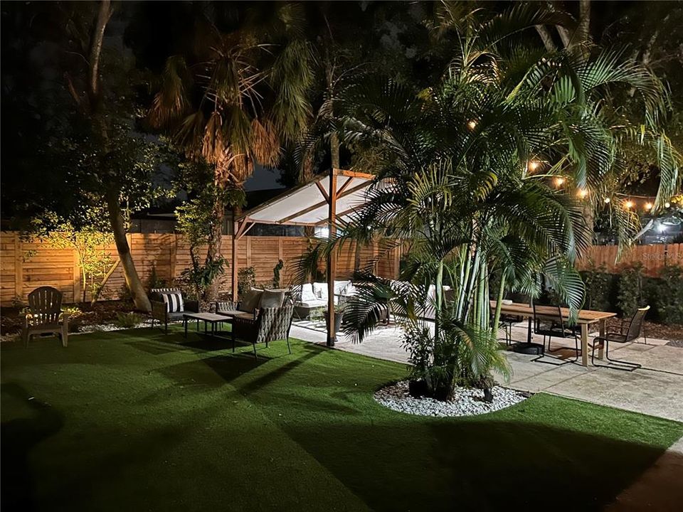 合同活跃: $365,000 (2 贝兹, 1 浴室, 1162 平方英尺)