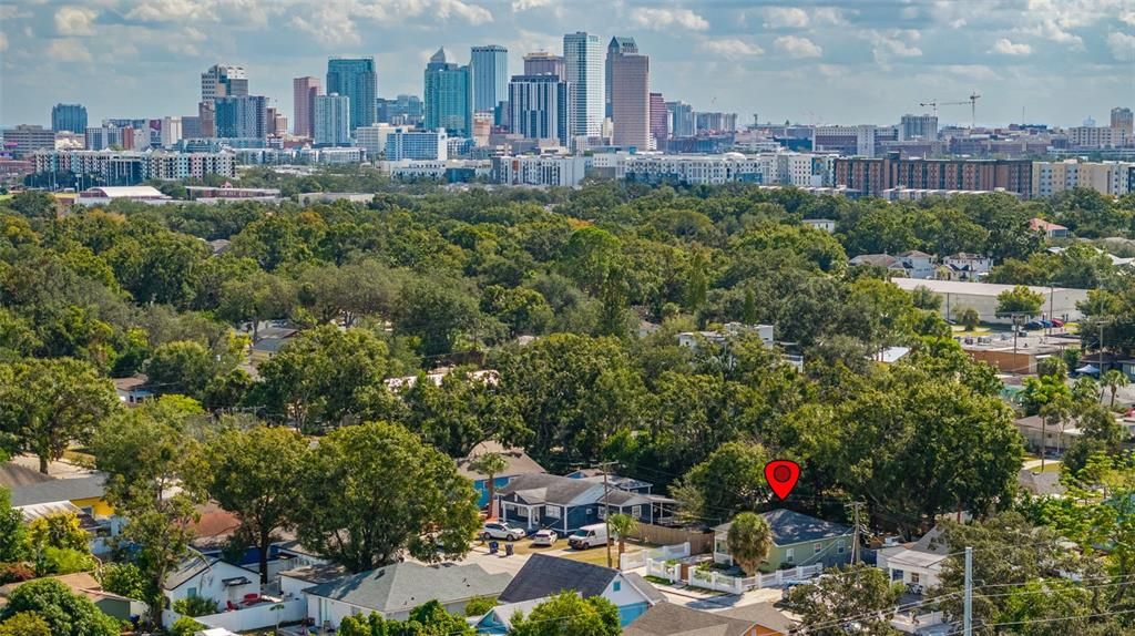 合同活跃: $365,000 (2 贝兹, 1 浴室, 1162 平方英尺)