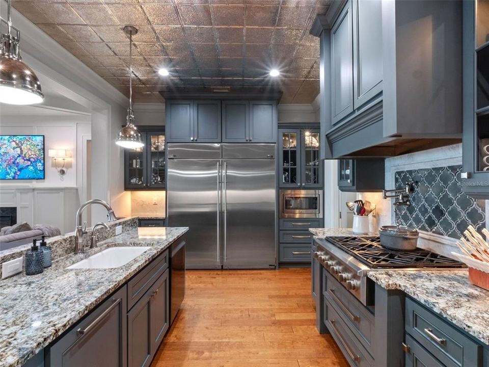 For Sale: $4,200,000 (5 beds, 4 baths, 4600 Square Feet)