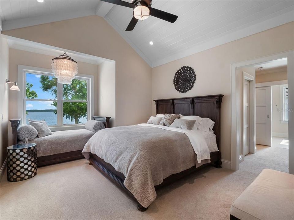 For Sale: $4,200,000 (5 beds, 4 baths, 4600 Square Feet)