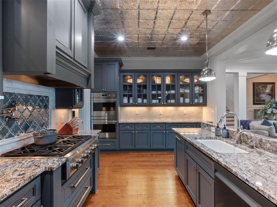 For Sale: $4,200,000 (5 beds, 4 baths, 4600 Square Feet)